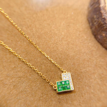 画像をギャラリービューアに読み込む, LNECK2 - 貴婦人の宝箱