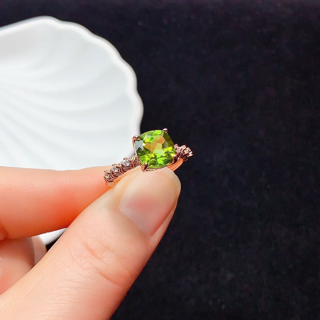 YBJ - 0615 - 110131 - 1 - 貴婦人の宝箱